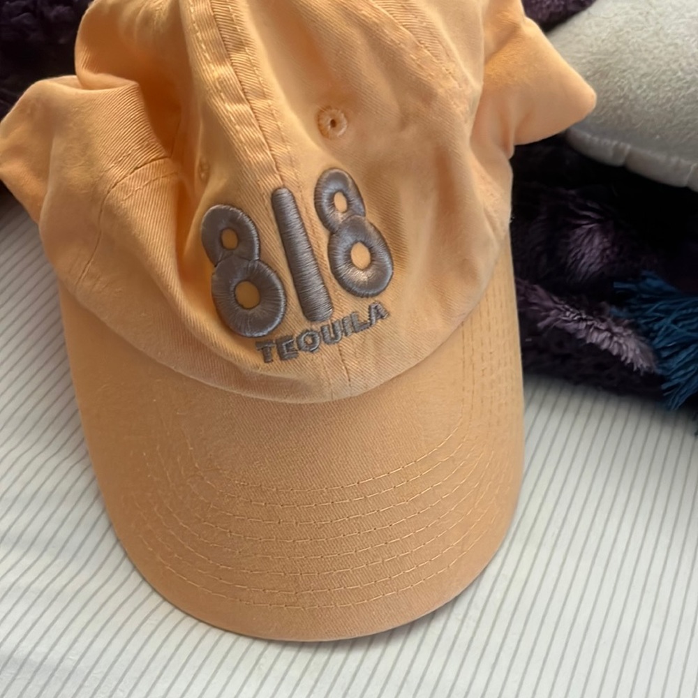 818 hat peach